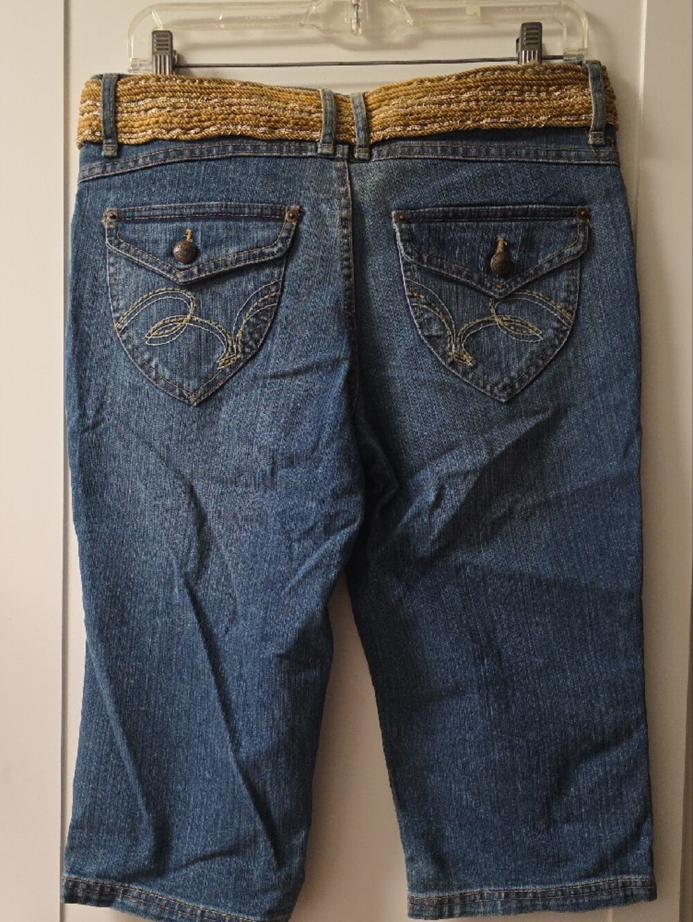 d. jeans Medium Blue Cropped Jeans with Woven Tan Belt Size 8 - Picture 6 of 8